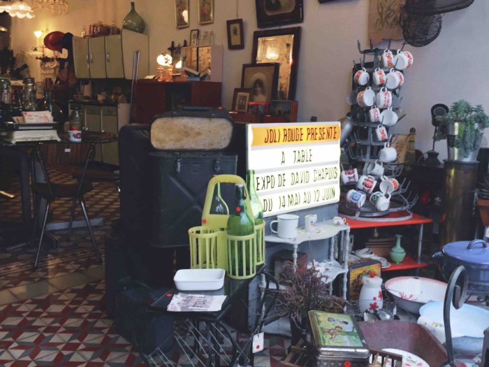 joli rouge brocante marseille rue d'aubagne 