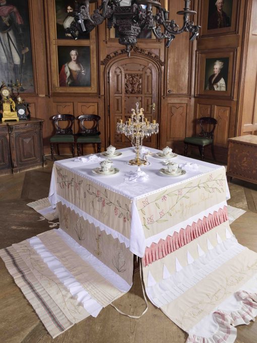 Sarah Espeute, Knit and Weave at Schloss Hollenegg ©Flavio Karrer