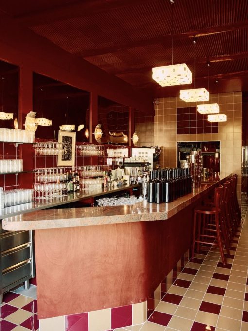 Salle vintage du bistrot Le Grand Rouge